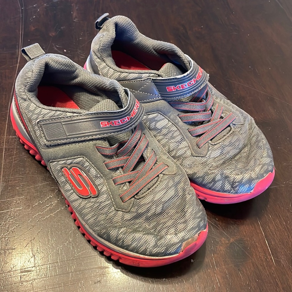 Boys Sketchers Size 5